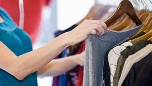 kleding_winkelen_consument_kleren_kledingzaak_800